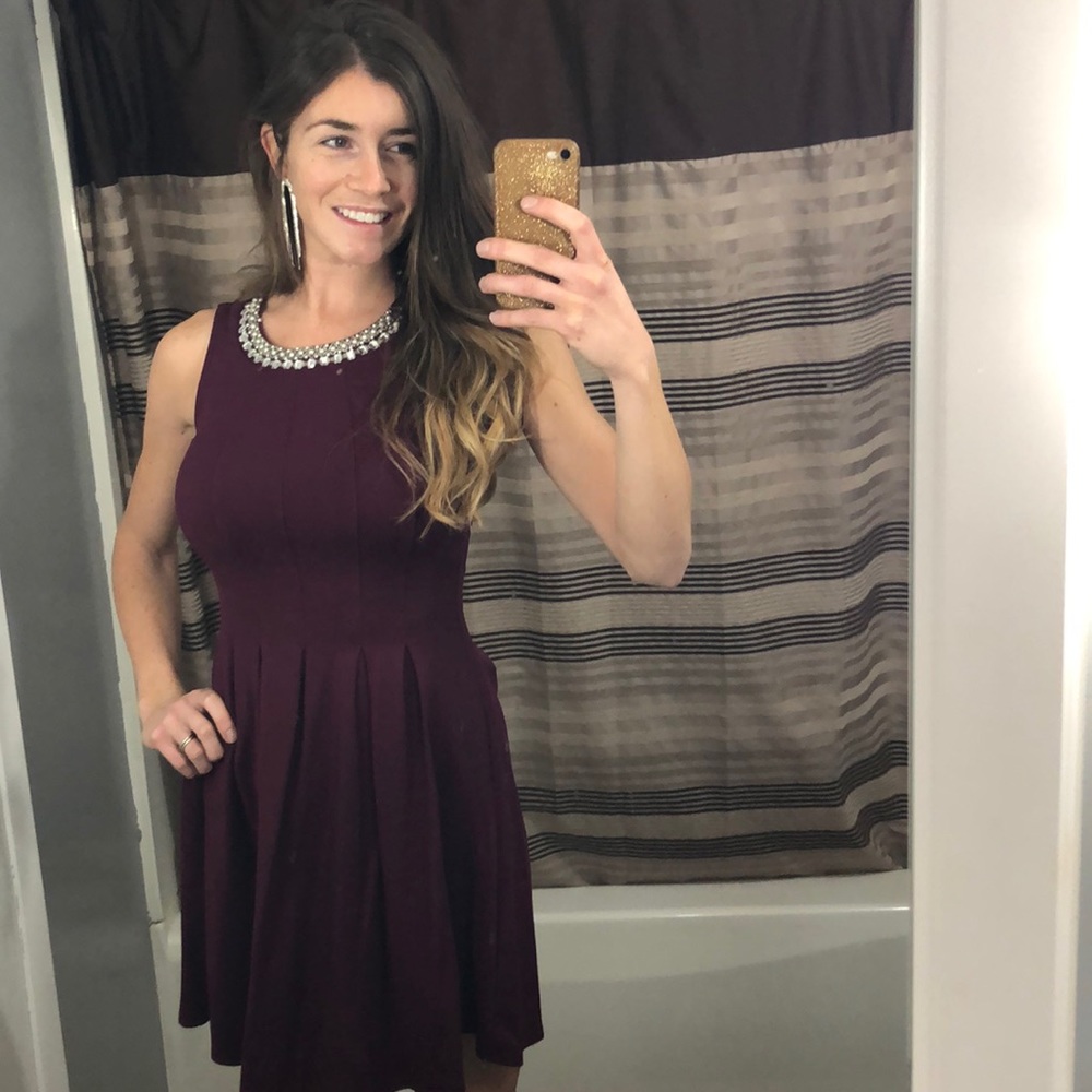 Midi burgundy cocktail dress - Picture 1 of 3